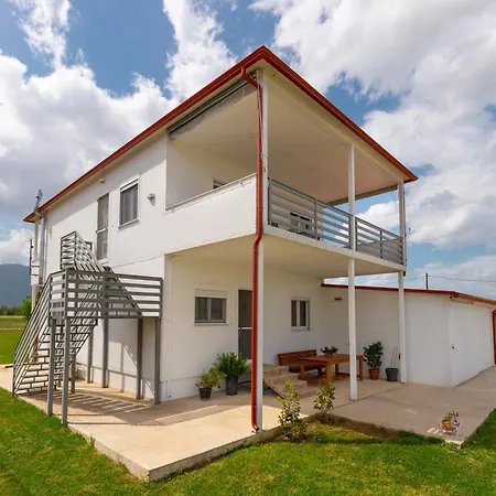 Countryside Ground Floor Gomfoi