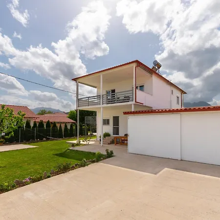 Countryside Ground Floor * Gomfoi